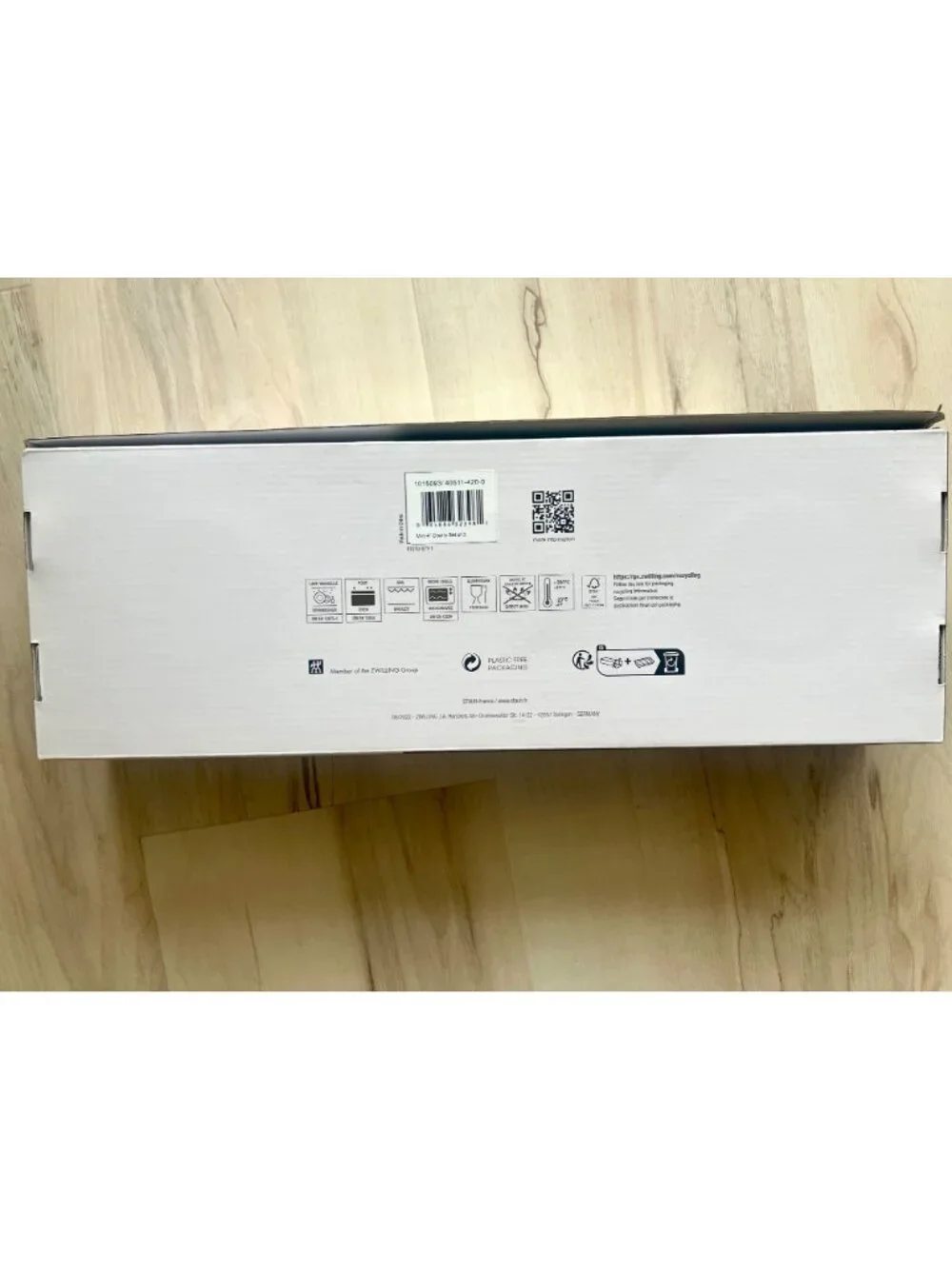 Red Staub Ceramic Mini Cocotte Dutch Oven Ramekin 3-Piece Set 10cm NWT - Picture 6 of 9